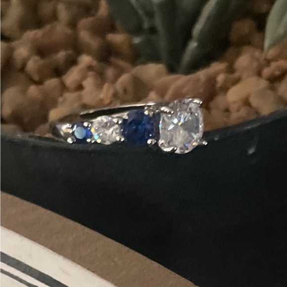 Fashion engagement CZ diamond and sapphire ring size 8.5 - Picture 4 of 5